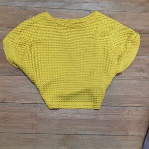 Cropped Yellow Knit Shirt
